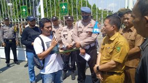 OKP Lingkar Indonesia Djoeang melaksanakan aksi unjuk rasa Depan Kantor Gubernur