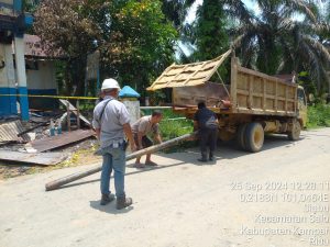 PT Ciliandra Bangun Ampang Ampang Diatas Jalan Pemda, APH Saksikan Pembongkaran Paksa
