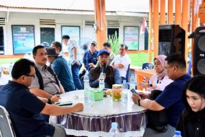 Pimpinan DPRD Kampar Zulfan Azmi Bersama Pihak Menko Polhukam di PTPN V Sei Batu langkah