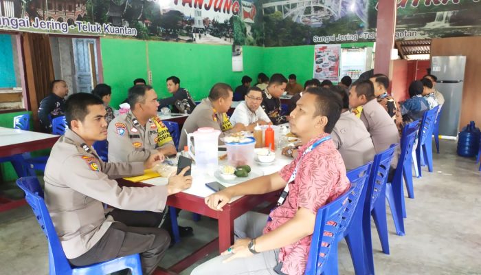 Sat Binmas Polres Kuansing Gelar Program “Minggu Kasih” di Lingkungan III Sinambek