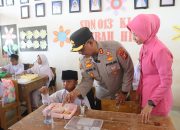 Polres Rokan Hulu Gelar Program Makan Bergizi Gratis di SDN 013 dan SDN 024 Rambah Hilir