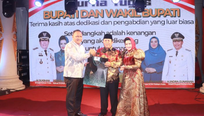 Purna Tugas Penuh Haru, H. Sukiman Akhiri Dua Periode Kepemimpinan di Rokan Hulu