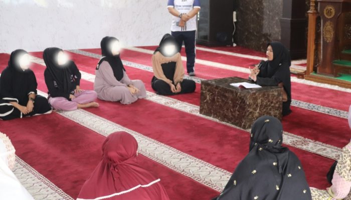 Ustadzah Elfiani Beri Tausiah Ramadhan untuk WBP Perempuan di Lapas Pasir Pangaraian