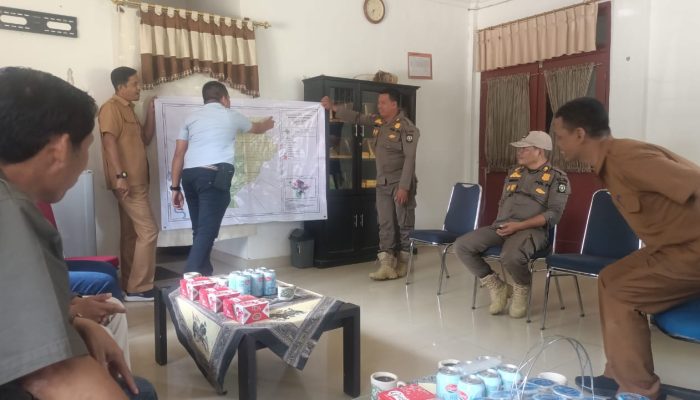 Rapat Tegang di Kantor Camat Siak Hulu,Jalan “Fiktif” Datuk Ganti Picu Konflik di Areal KOPPSA-M