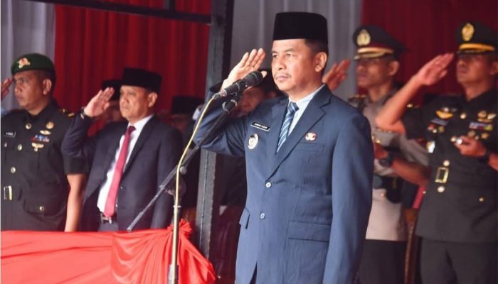 Bupati Kampar Pimpin Upacara Hardiknas 2024, Tekankan Komitmen Pendidikan dan Waspada Karhutla