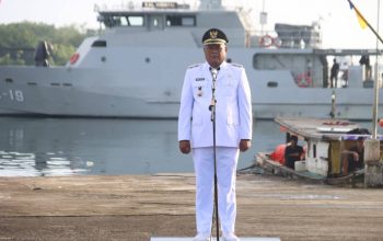 Bupati Nias Utara Amizaro Waruwu, Pimpin Acara HUT Kemri Yang Ke – 80 Tahun Di Pelabuhan Lahewa