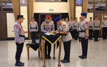 Kapolri Pimpin Sertijab Kabaintelkam dan Dankor Brimob Polri