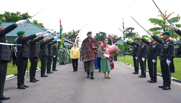 Penyambutan Pangdam I/BB dan Ketua Persit KCK Daerah I/BB di Makodam I/BB