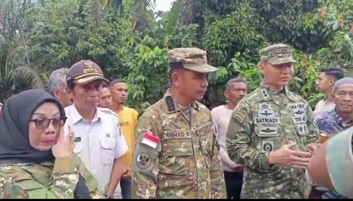 Bupati Kampar Ahmad Yuzar tinjau pembangunan Jembatan di desa Bukit melintang