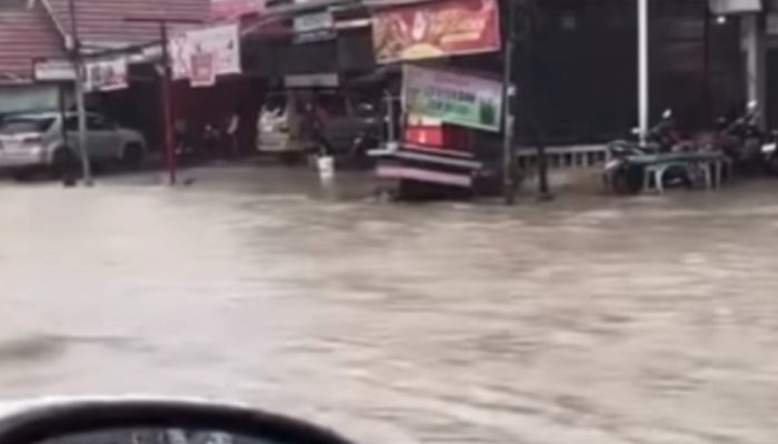 Plt Kadis PUPR Kampar Bungkam Saat Ditanya Penanganan Banjir, Warga Kecewa, Pejabat Kampar jangan semua Harus diperintah Bupati,