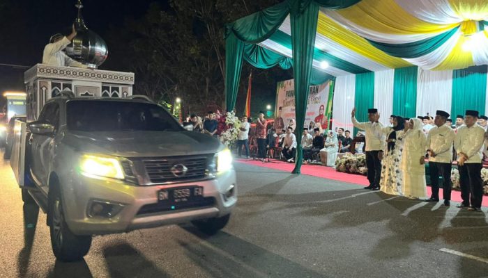 Disdik Kampar saat ikut meriahkan pawai takbiran menyambut Hari Raya Idul Fitri 1447 Hijriah