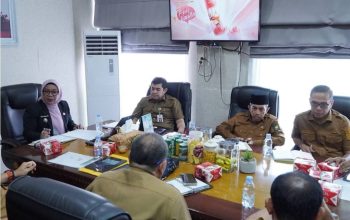 Bersama Wabub Kampar, Plt Disdik Helmi ikuti rapat persiapan Harjad Kampar