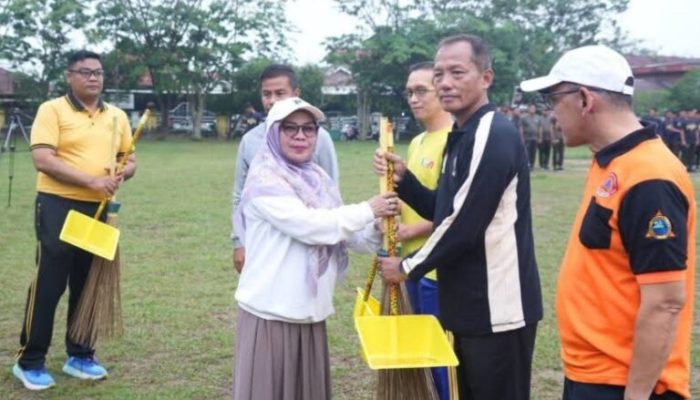 Apel Gerakan Indonesia ASRI Plt Disdik bersama Bupati Kampar