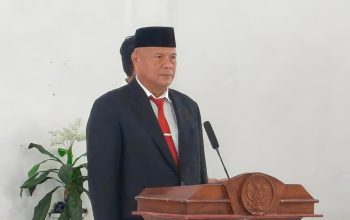 BUPATI AMIZARO WARUWU LANTIK 31 KEPALA SEKOLAH, TEKANKAN DISIPLIN DAN INTEGRITAS